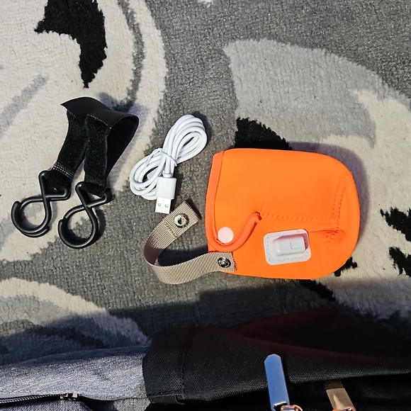 Famicare Diaper Backpack with USB Bottle Warmer & Phone Charger - Picture 2 of 8